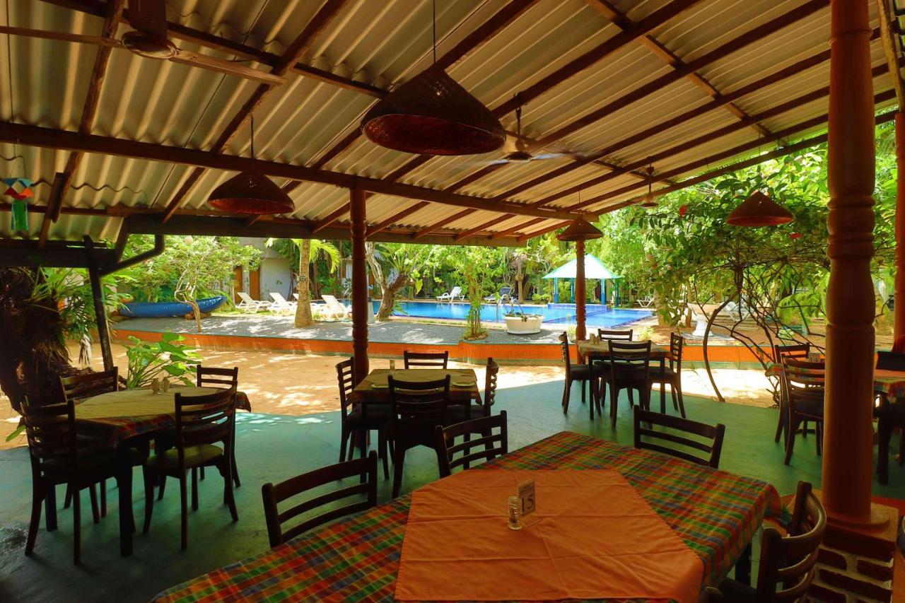 Hotel Susantha Garden Bentota Buitenkant foto