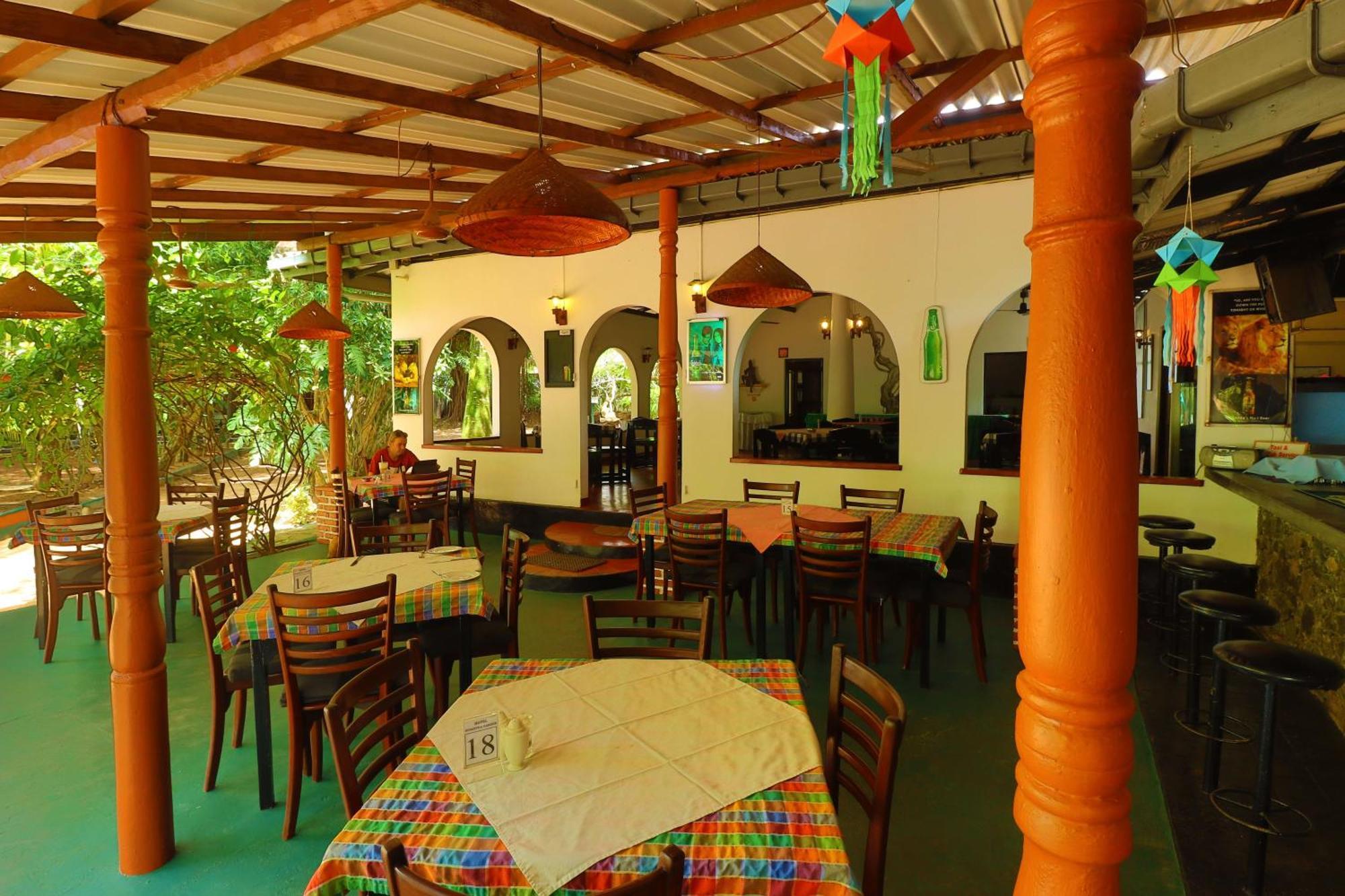 Hotel Susantha Garden Bentota Buitenkant foto